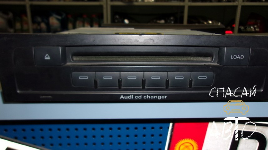 Audi Q7 (4L) Магнитола - OEM 4L0035110