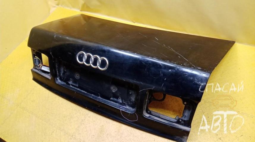 Audi A8 (4D) Крышка багажника