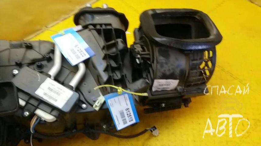 Nissan Navara (D40) Корпус отопителя