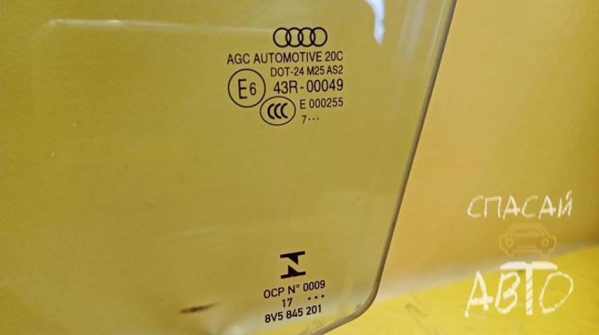 Audi A3 (8L1) Стекло двери передней левой
