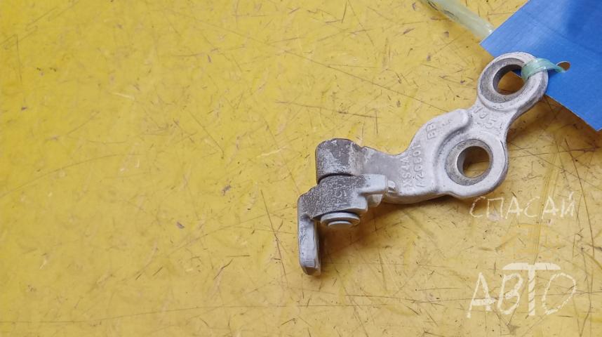 Ford Focus I Петля двери задней левой верхняя