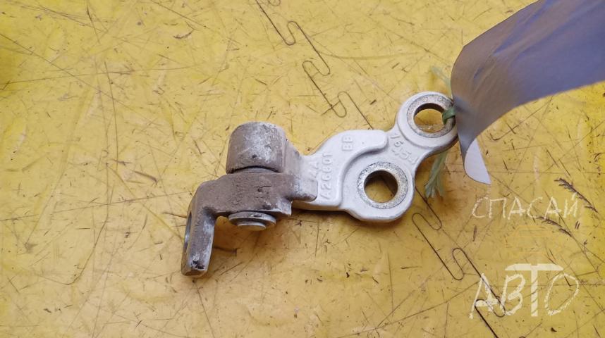 Ford Focus I Петля двери задней левой нижняя