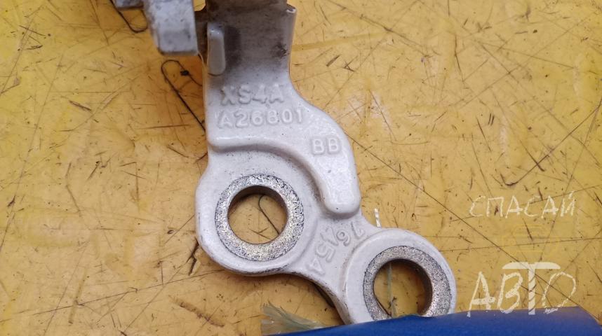 Ford Focus I Петля двери задней левой нижняя