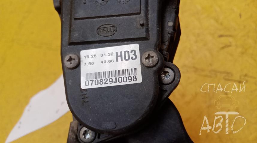 Hyundai Elantra Педаль газа