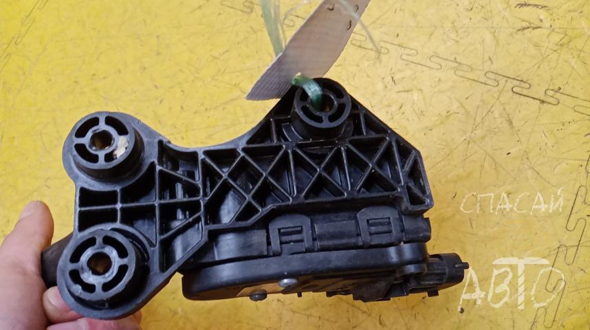 Hyundai Elantra Педаль газа