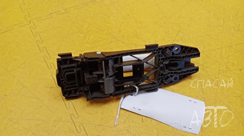 Skoda Fabia II Ручка двери передней правой наружная