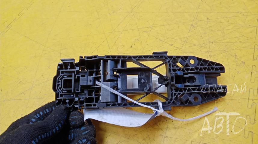 Skoda Fabia II Ручка двери передней правой наружная