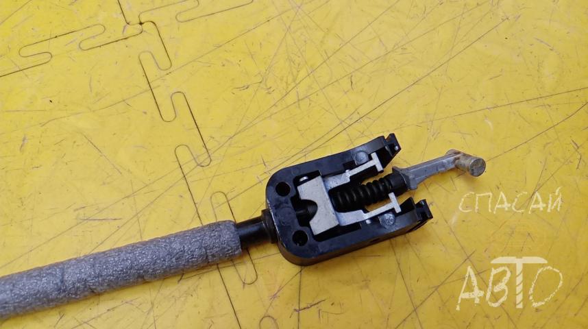 Skoda Fabia II Трос открывания двери