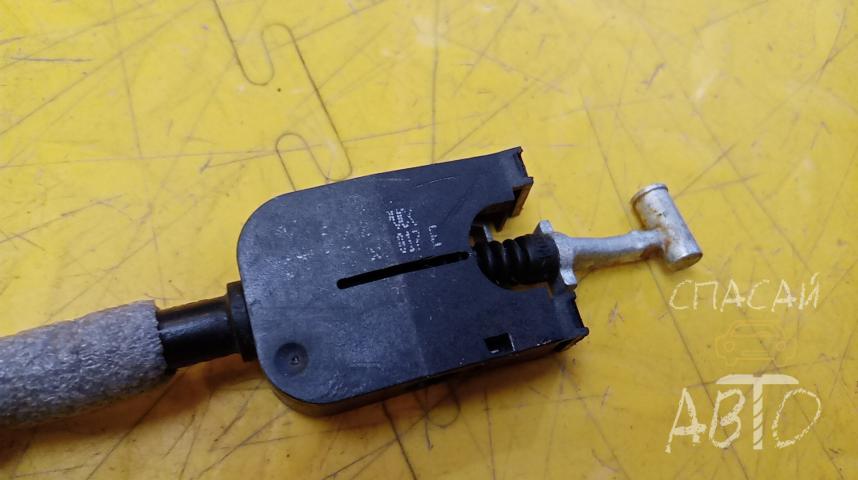 Skoda Fabia II Трос открывания двери