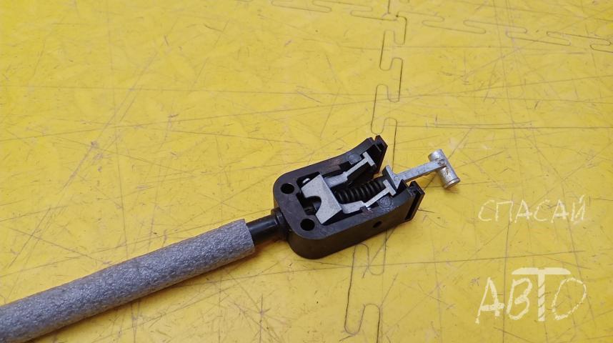 Skoda Fabia II Трос открывания двери