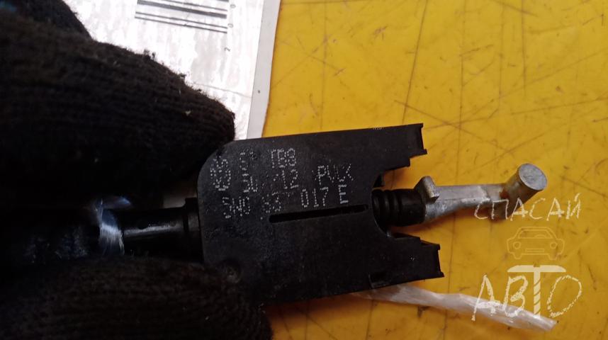 Skoda Fabia II Трос открывания двери