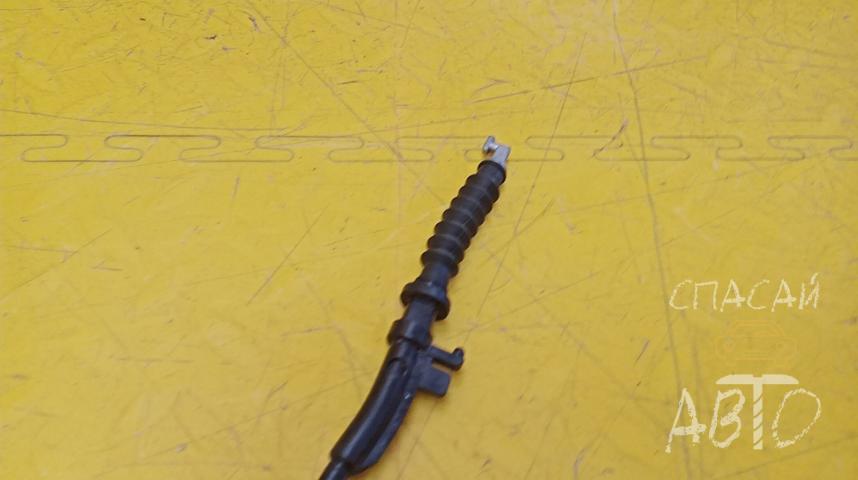 Skoda Fabia II Трос открывания двери