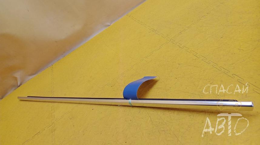 BMW 5-серия E60/E61 Накладка стекла заднего левого (бархотка)