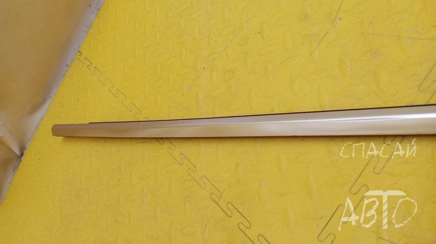 BMW 5-серия E60/E61 Накладка стекла заднего левого (бархотка)