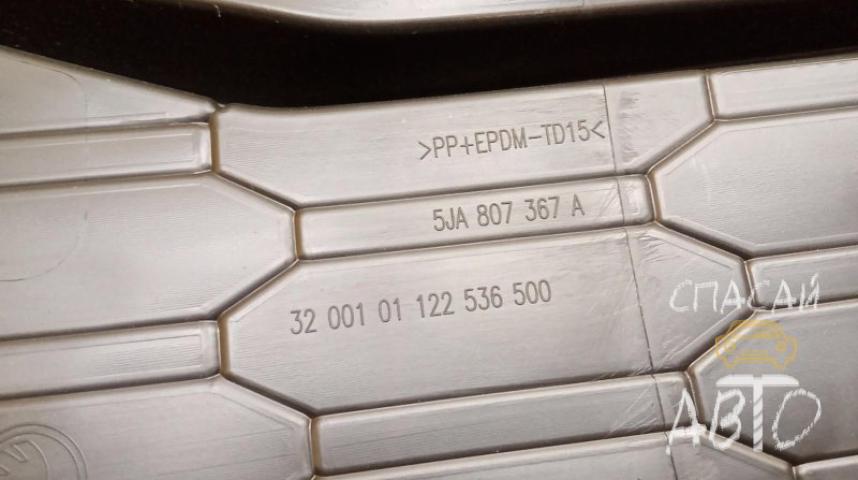 Skoda Rapid Решетка в бампер