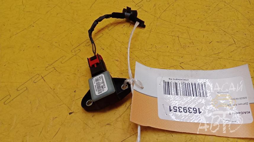 KIA Cerato II Датчик AIR BAG