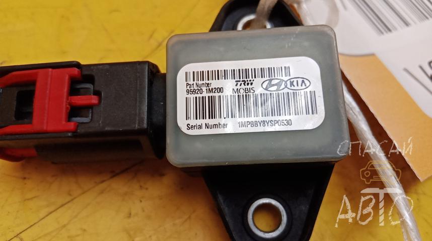 KIA Cerato II Датчик AIR BAG