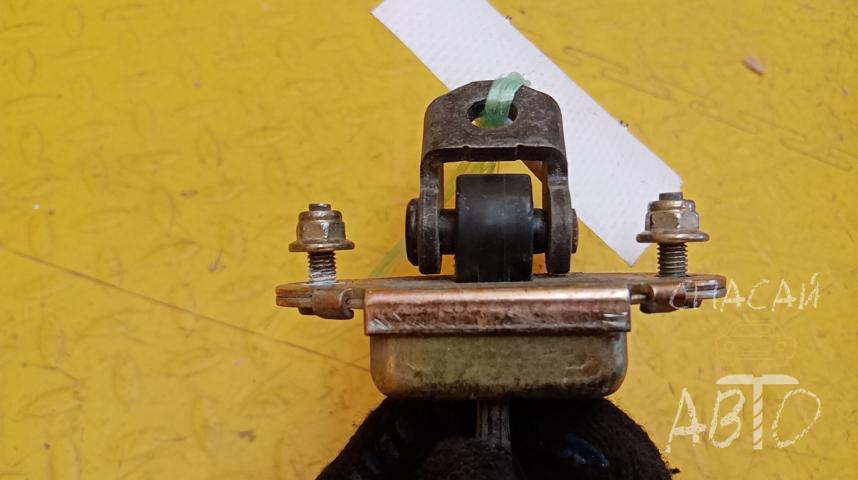 Ford Mondeo III (GE) Ограничитель двери