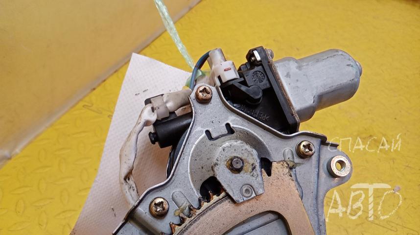 Subaru Legacy Outback (B13) Моторчик стеклоподъемника