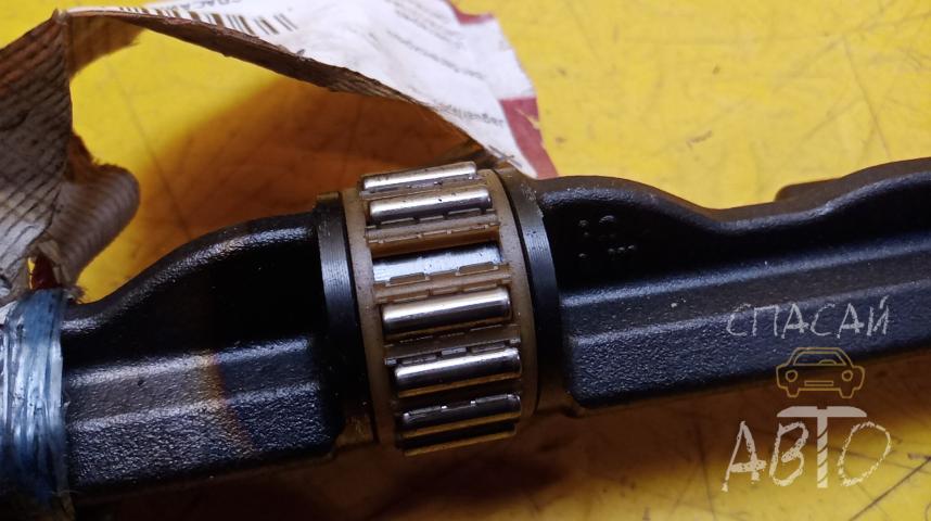 Jaguar F-PACE Вал балансирный