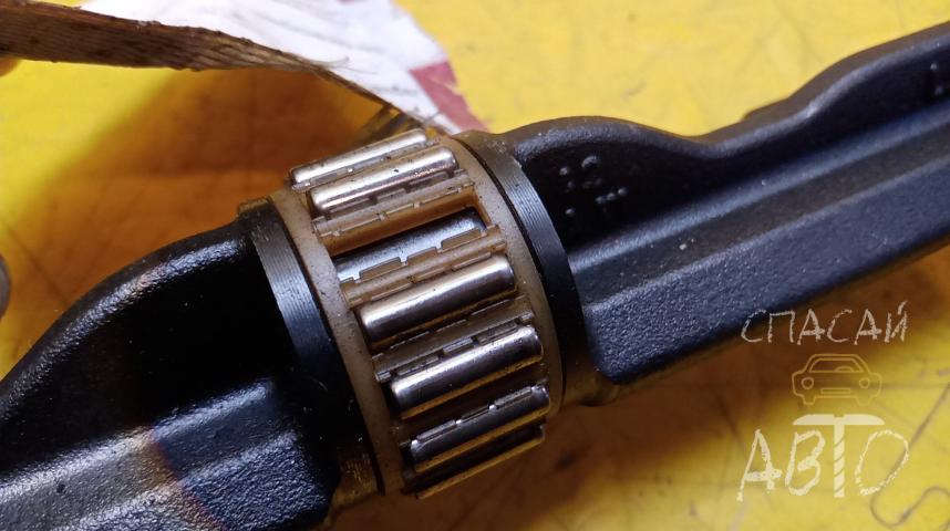 Jaguar F-PACE Вал балансирный