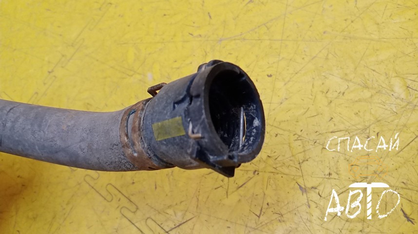 Chevrolet Cobalt Патрубок системы охлаждения - OEM 52048217
