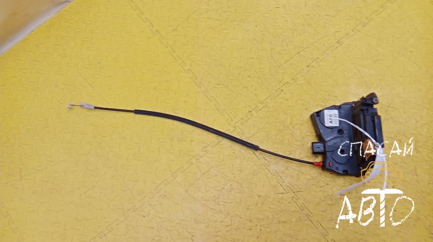 Chevrolet Cobalt Замок двери передней левой - OEM 13586735