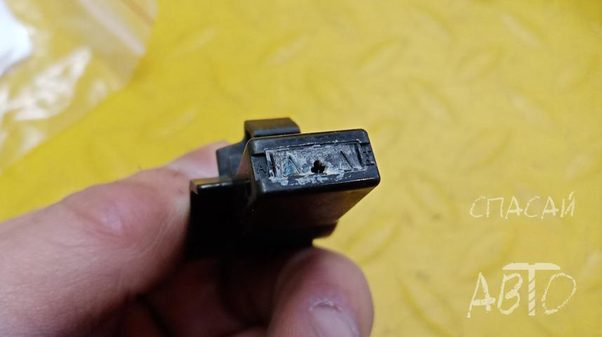 Lexus GS 350 Форсунка омывателя лобового стекла