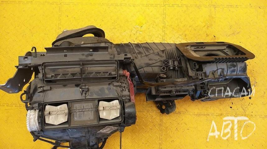 Volkswagen Golf 5 Корпус отопителя