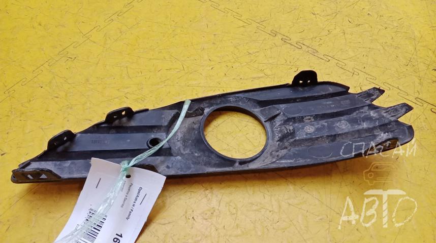 Opel Astra H / Family Решетка в бампер