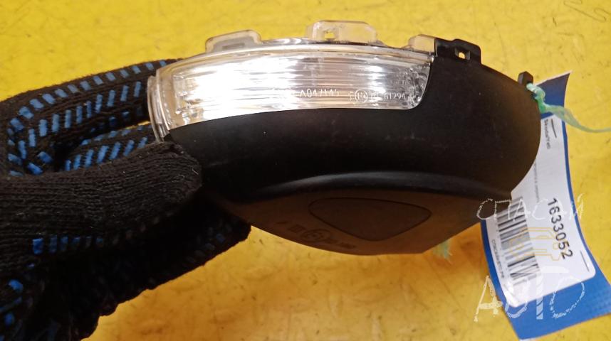 Skoda Yeti Повторитель поворота в зеркало