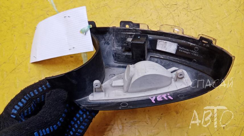 Skoda Yeti Повторитель поворота в зеркало