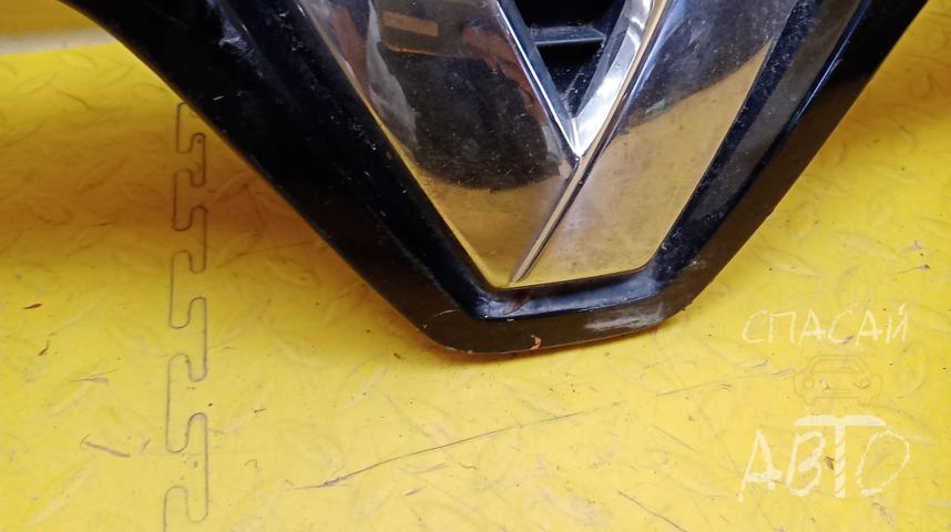 Renault Arkana Решетка радиатора