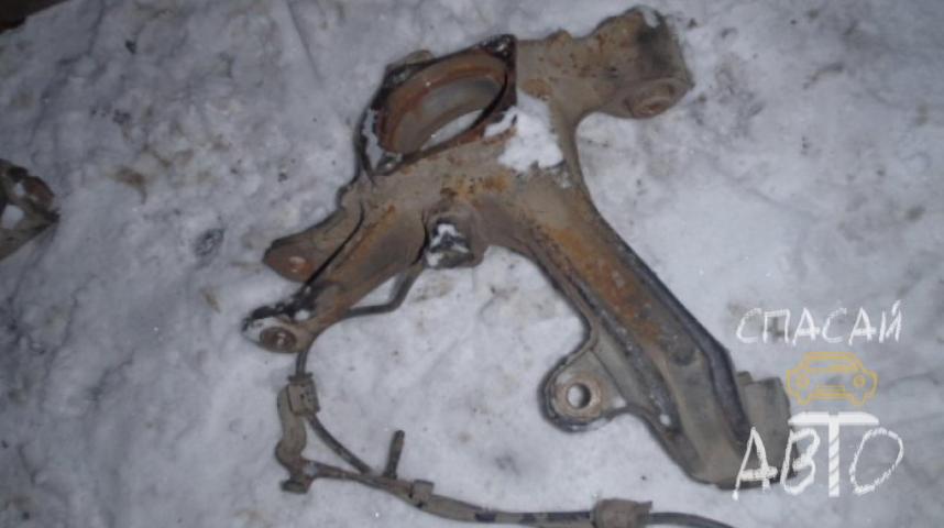 Pontiac Vibe Кулак поворотный задний правый