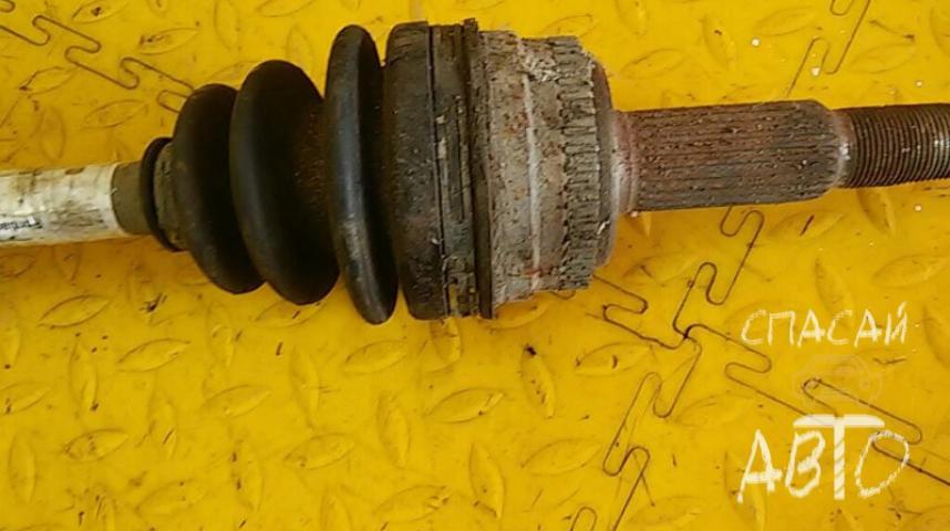 Pontiac Vibe Полуось задняя