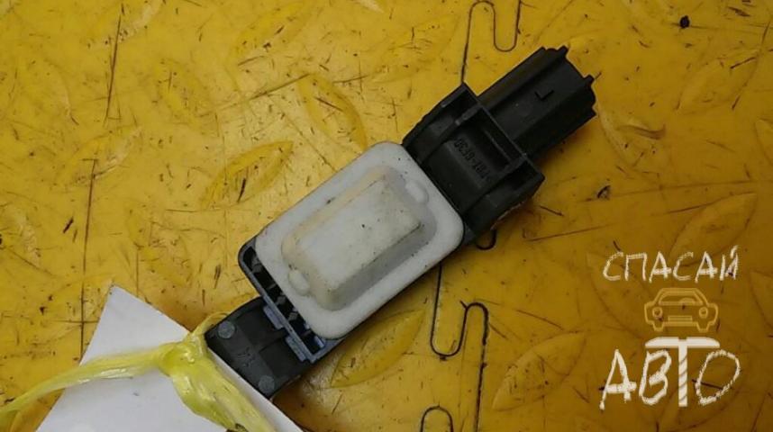 Audi A8 (4D) Датчик AIR BAG