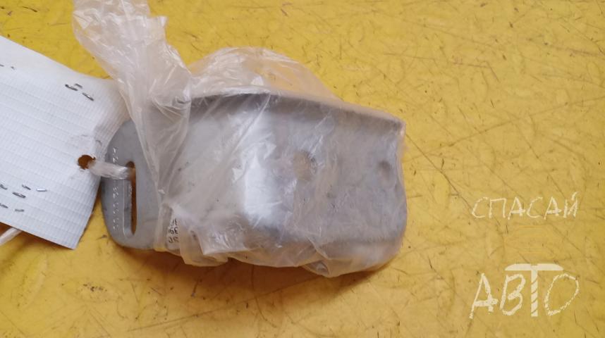 Mercedes-Benz W213 E-Klasse Кронштейн (сопут. товары)