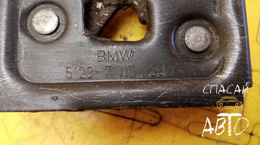BMW 5-серия E60/E61 Замок капота - OEM 51237115229