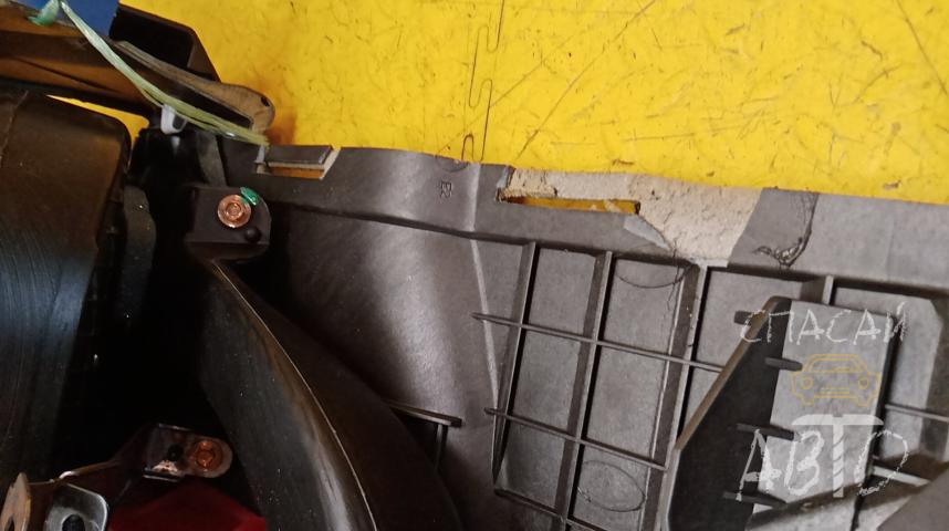 Ford Explorer Торпедо