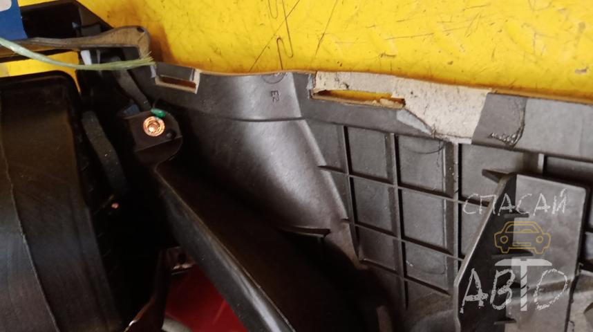 Ford Explorer Торпедо