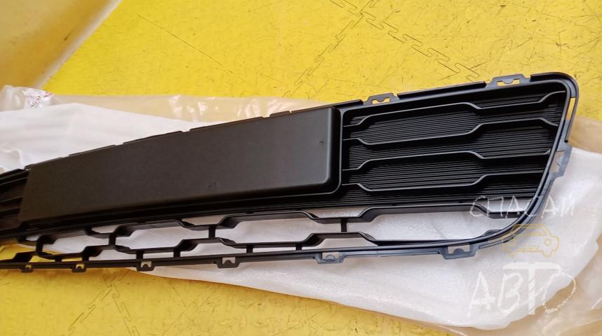KIA Soul I Решетка в бампер