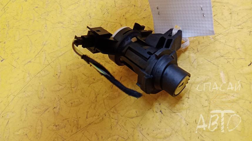 Mercedes-Benz W218 CLS Замок багажника