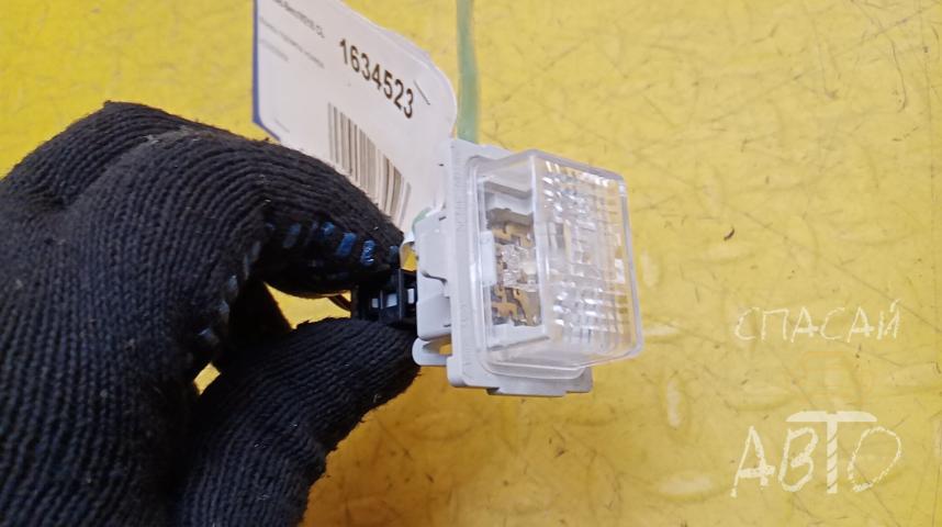 Mercedes-Benz W218 CLS Фонарь подсветки номера