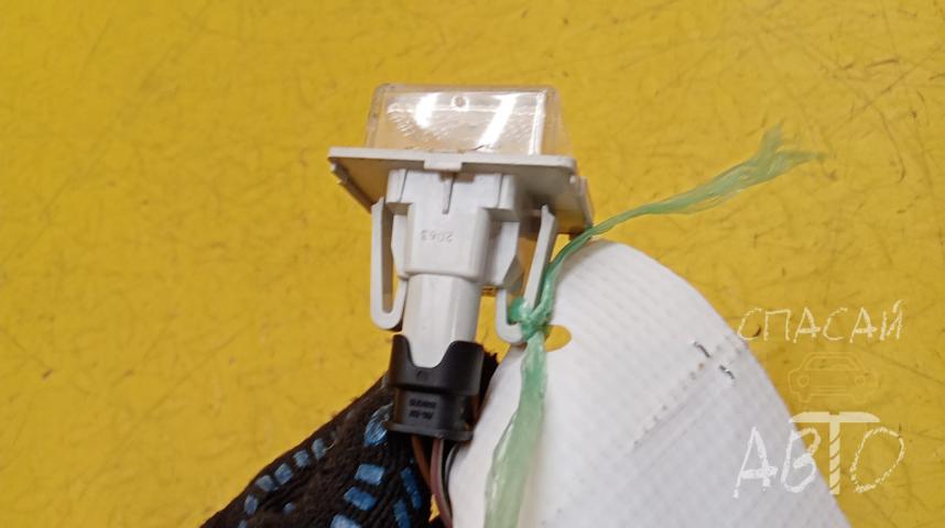 Mercedes-Benz W218 CLS Фонарь подсветки номера