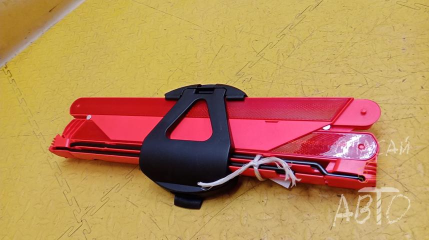 Mercedes-Benz W218 CLS Знак аварийной остановки