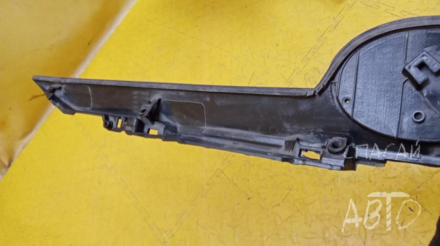 Toyota Camry V50 Накладка крышки багажника