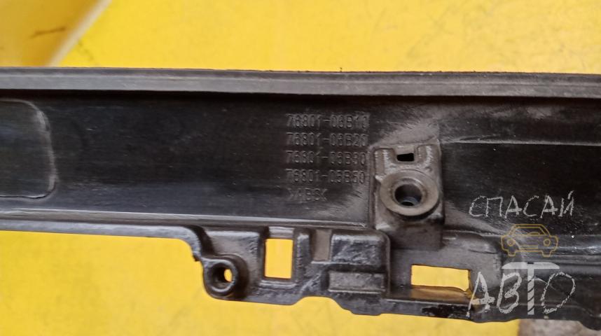 Toyota Camry V50 Накладка крышки багажника