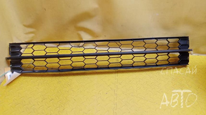 Skoda Rapid Решетка в бампер