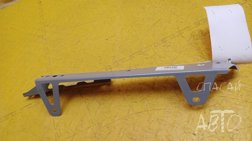 VAZ LADA Granta Кронштейн крыла