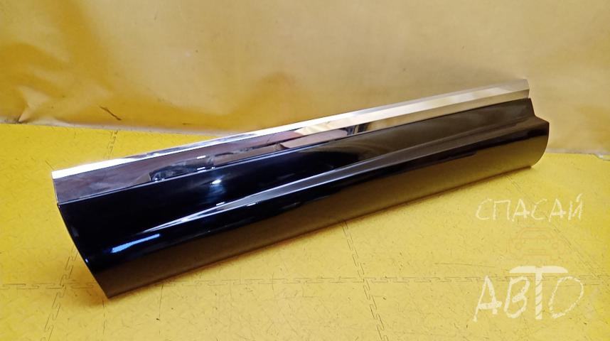 Volkswagen Touareg II Накладка двери передней левой